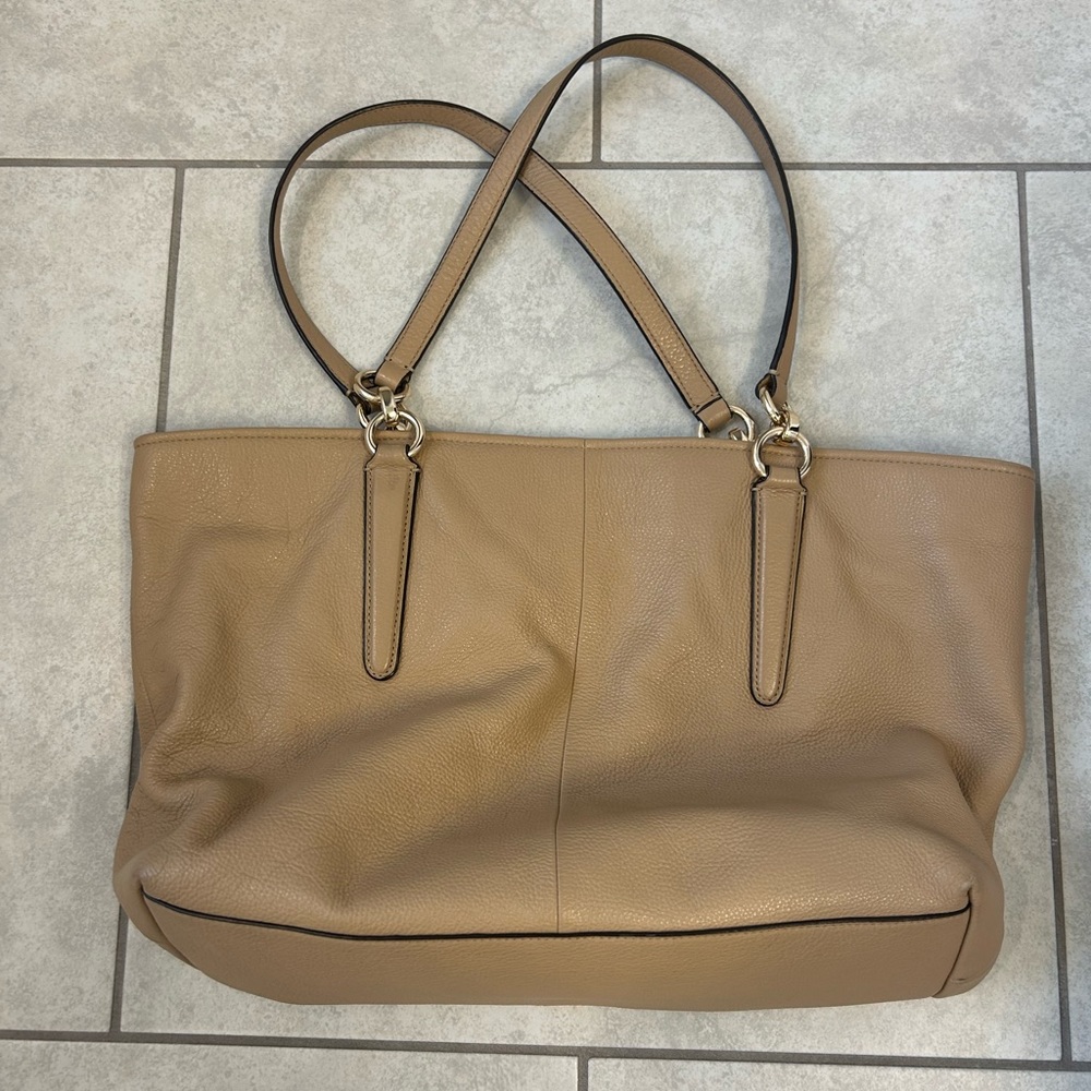Coach purse - Picture 2 of 3